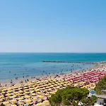 Cozy Nest For Your Getaway In Apartment *